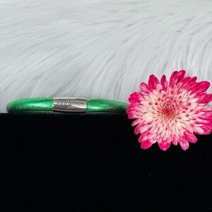 💚 BRIGHTON Woodstock Metallic Single Emerald Green Magnetic Bracelet